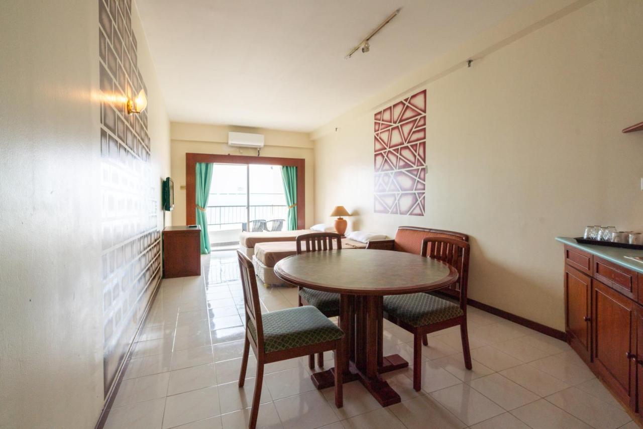 Seaview Deluxe Studio Couples Room S Tanjung Bungah (Penang) Exterior foto