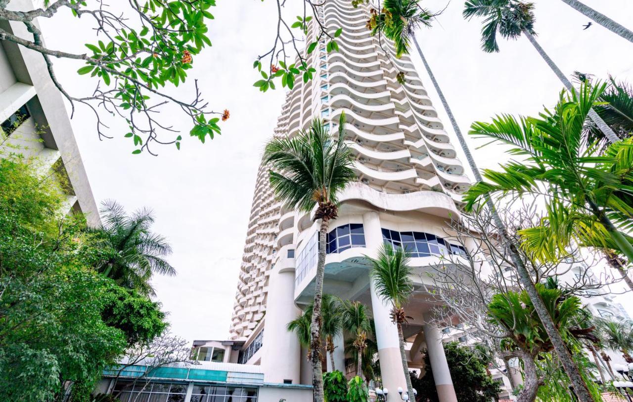 Seaview Deluxe Studio Couples Room S Tanjung Bungah (Penang) Exterior foto
