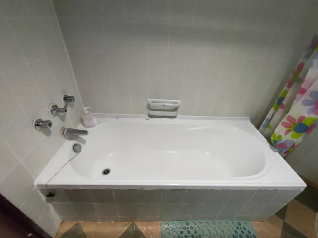 Seaview Deluxe Studio Couples Room S Tanjung Bungah (Penang) Exterior foto
