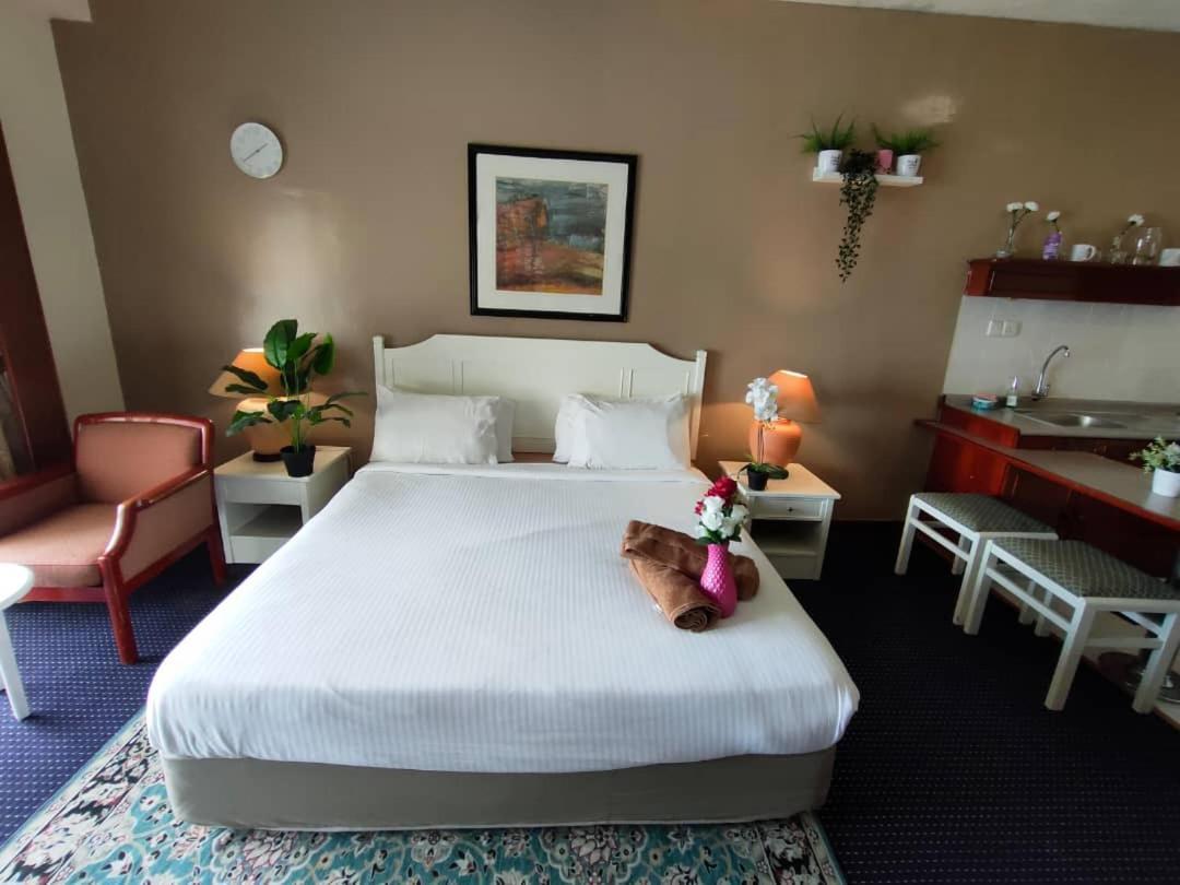 Seaview Deluxe Studio Couples Room S Tanjung Bungah (Penang) Exterior foto