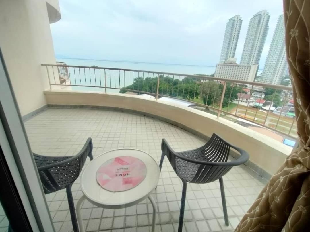 Seaview Deluxe Studio Couples Room S Tanjung Bungah (Penang) Exterior foto
