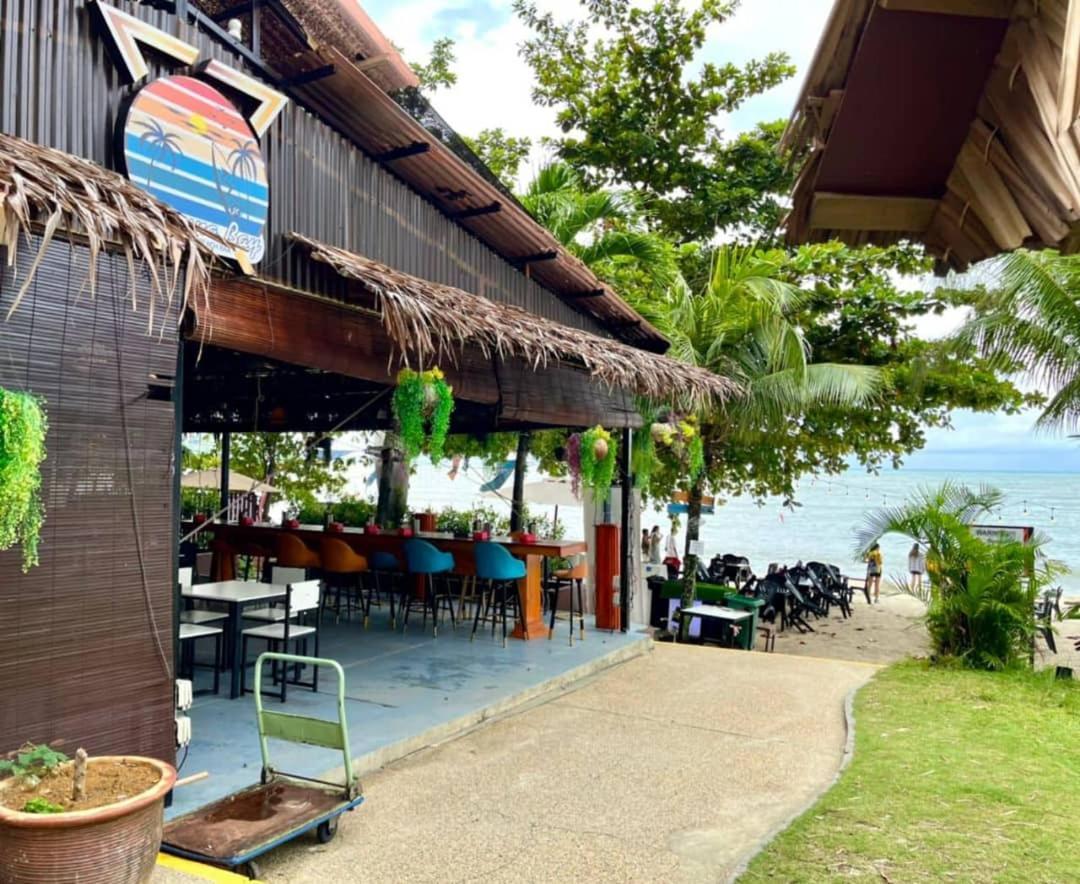 Seaview Deluxe Studio Couples Room S Tanjung Bungah (Penang) Exterior foto